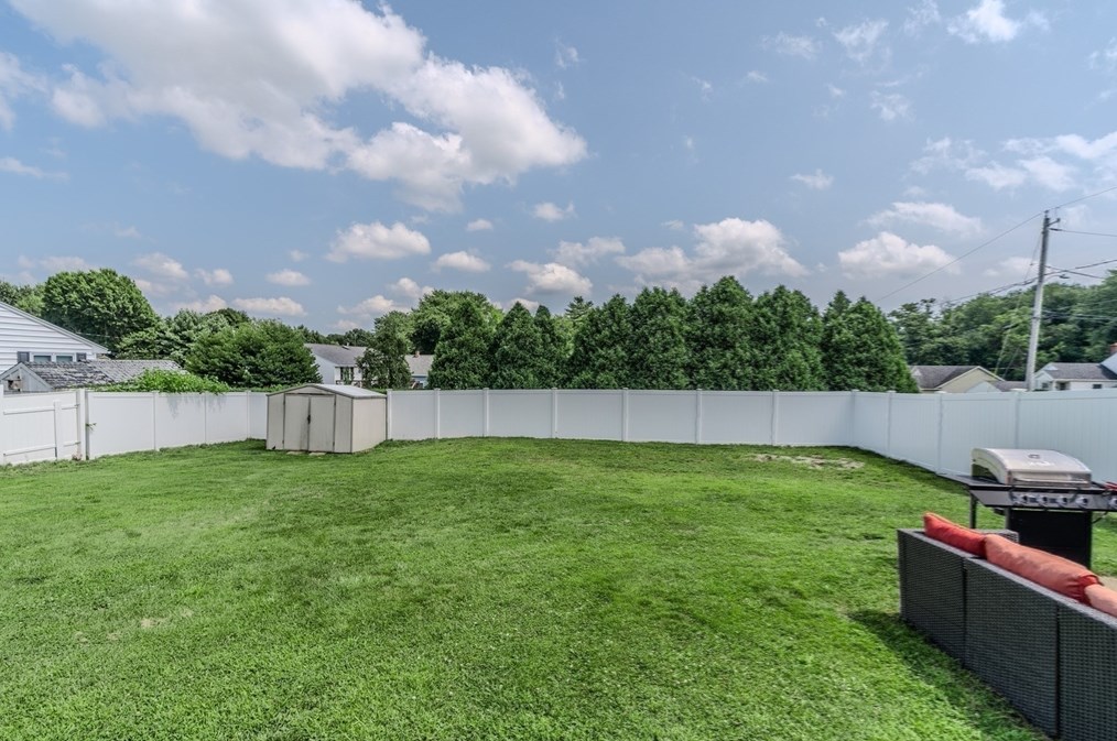 51 Maplehurst Ave, East Longmeadow MA  01028-1711 exterior