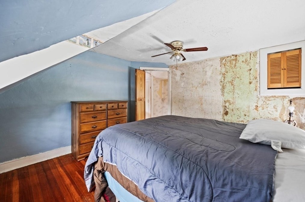 346 Elsbree St, Fall River MA  02720-7230 exterior