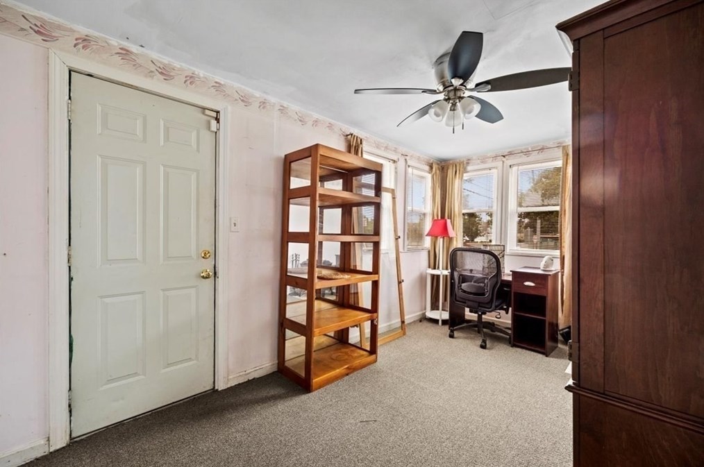 346 Elsbree St, Fall River MA  02720-7230 exterior