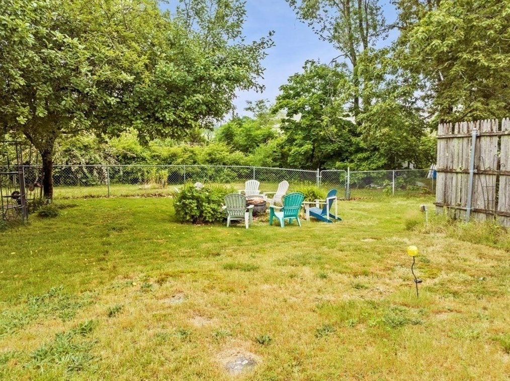 346 Elsbree St, Fall River MA  02720-7230 exterior