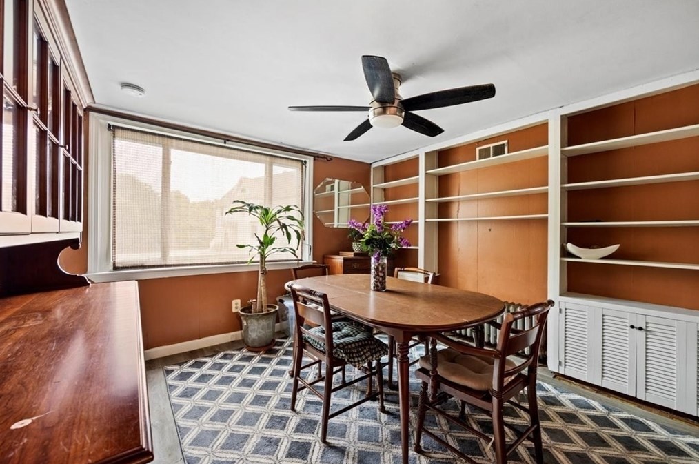 346 Elsbree St, Fall River MA  02720-7230 exterior