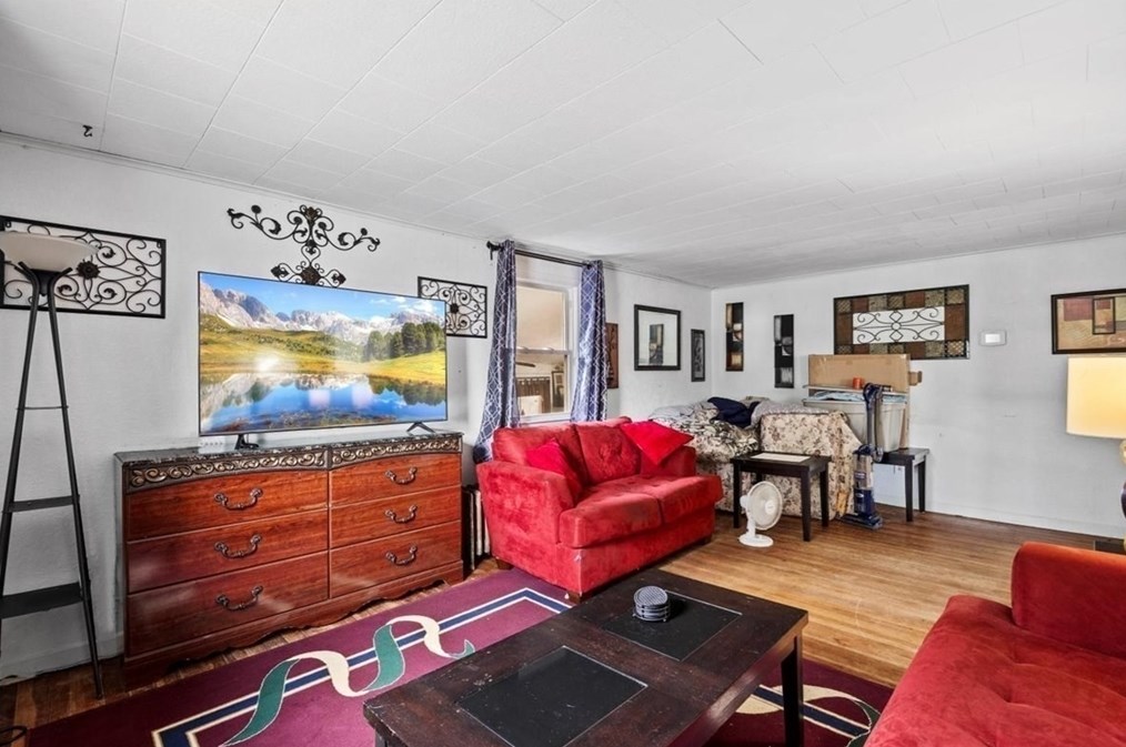 346 Elsbree St, Fall River MA  02720-7230 exterior