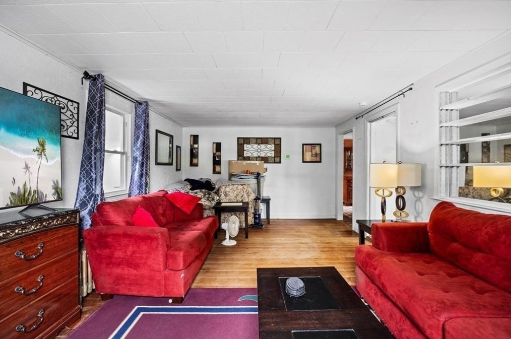 346 Elsbree St, Fall River MA  02720-7230 exterior