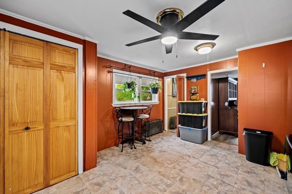 346 Elsbree St, Fall River MA  02720-7230 exterior