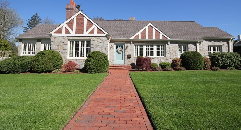 6 Summer St, Dartmouth MA exterior