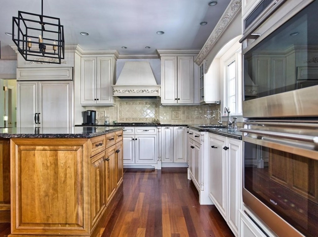 6 Summer St, Dartmouth MA exterior