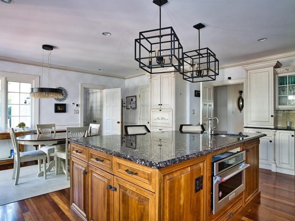 6 Summer St, Dartmouth MA exterior