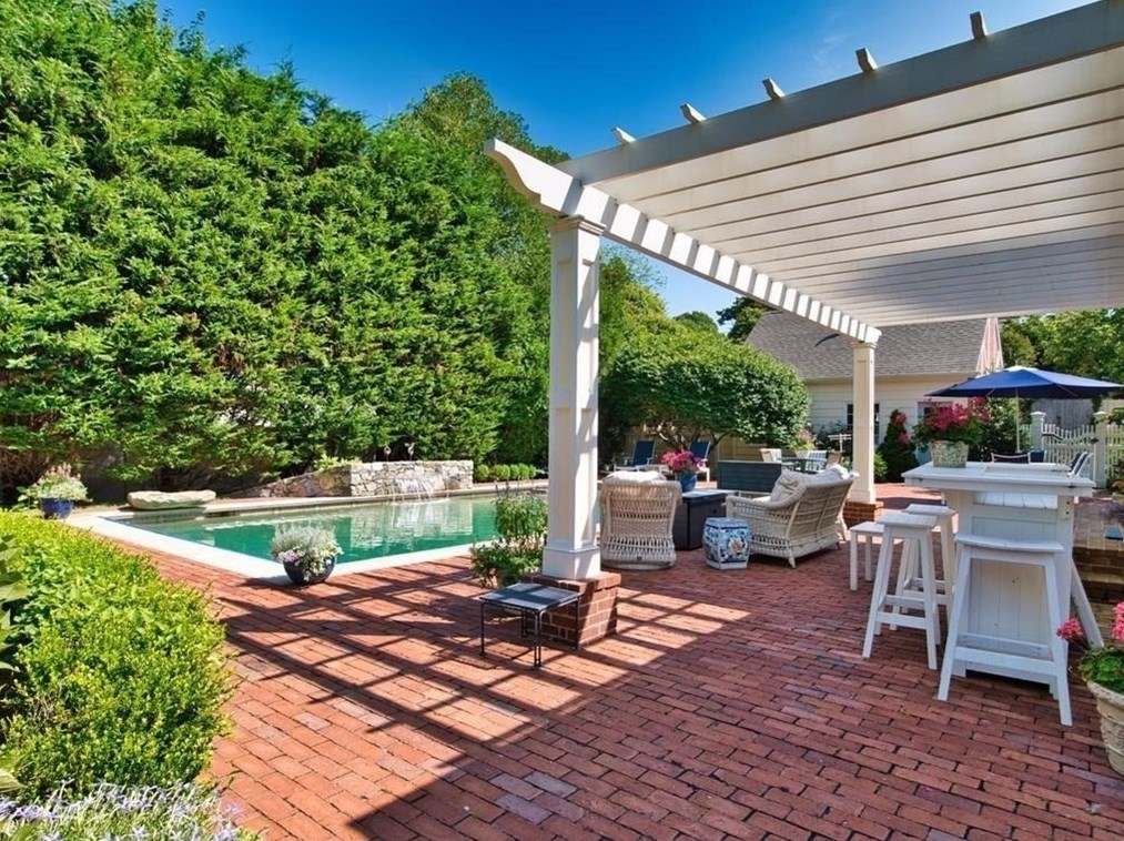 6 Summer St, Dartmouth MA exterior