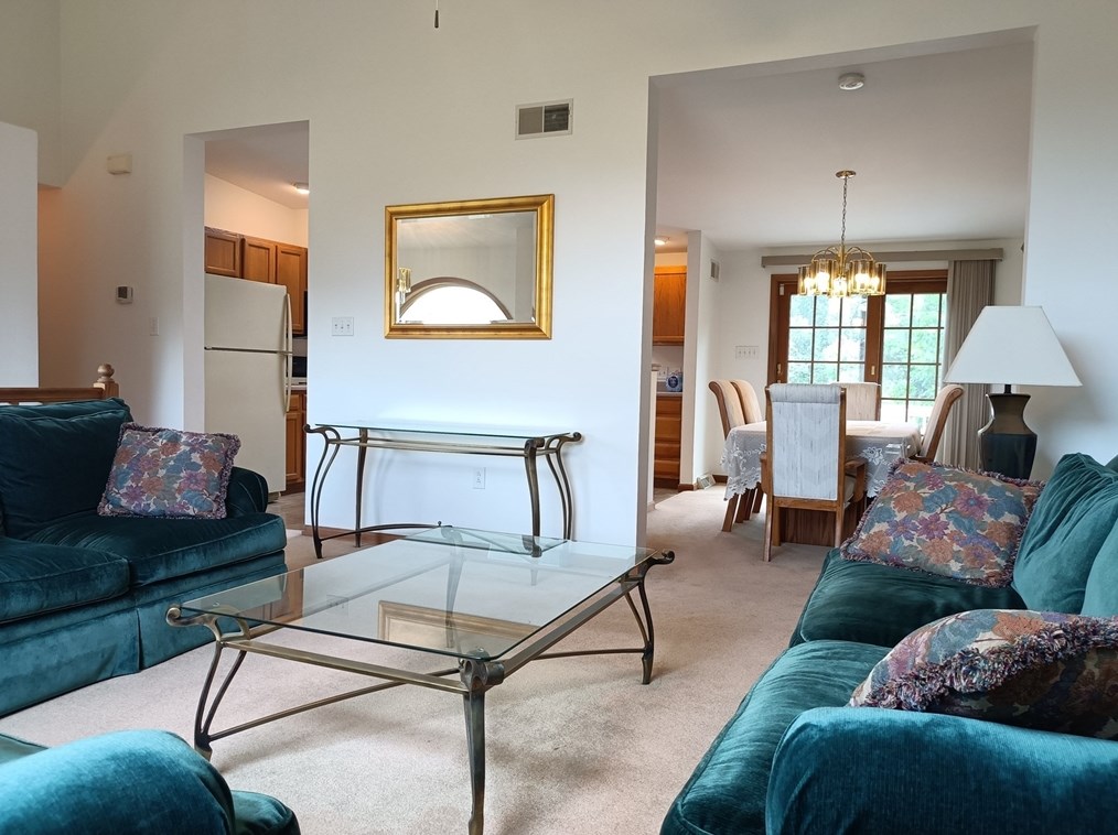 39 Lane Farm Rd, Dartmouth MA 02747-3579 exterior