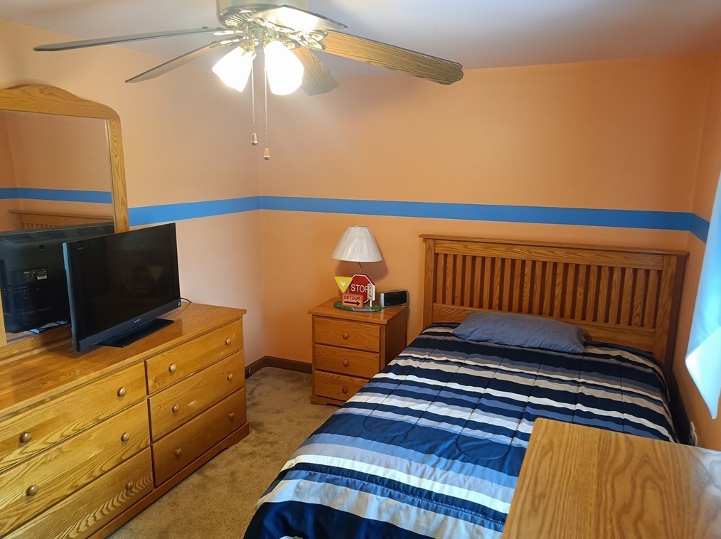 39 Lane Farm Rd, Dartmouth MA 02747-3579 exterior