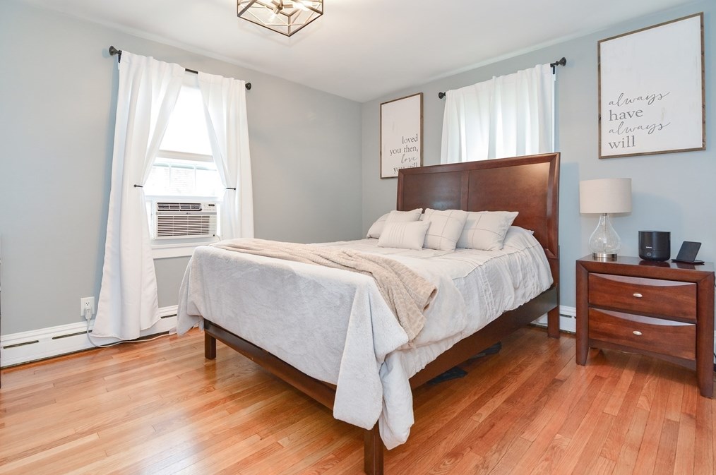 48 Tremont St, Dartmouth MA 02748-2432 exterior