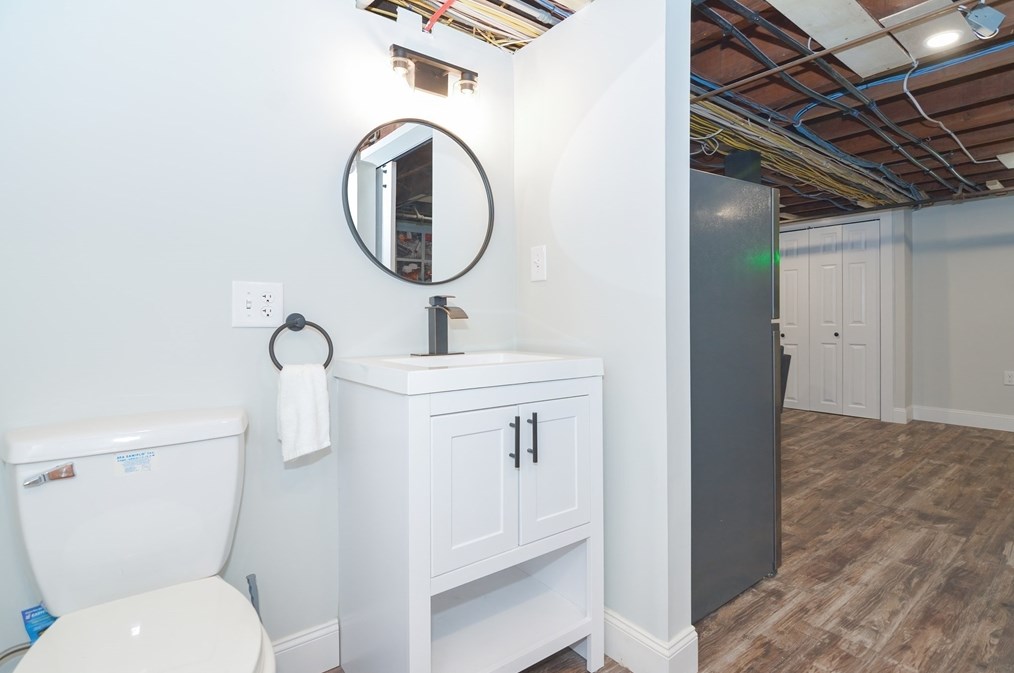 48 Tremont St, Dartmouth MA 02748-2432 exterior