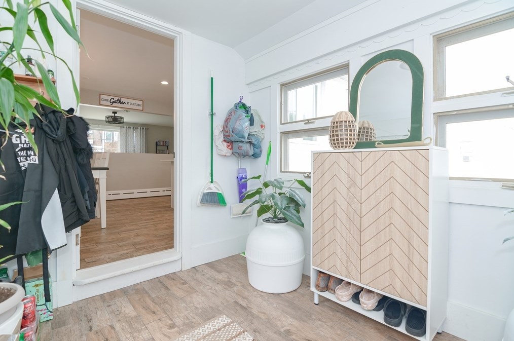 48 Tremont St, Dartmouth MA 02748-2432 exterior