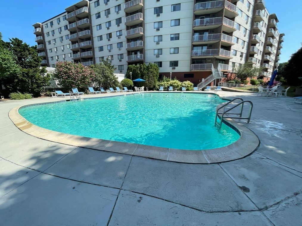 151 Coolidge Ave, Watertown MA 02472-2881 exterior