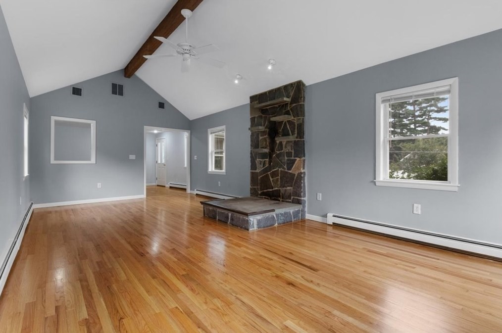 505 Old Post Rd, Walpole MA  02081-4243 exterior