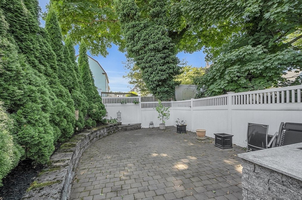 37 Aborn St, Peabody MA 01960-6041 exterior