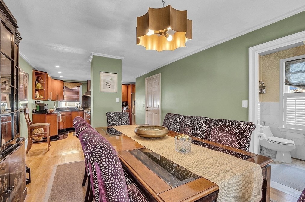 37 Aborn St, Peabody MA 01960-6041 exterior