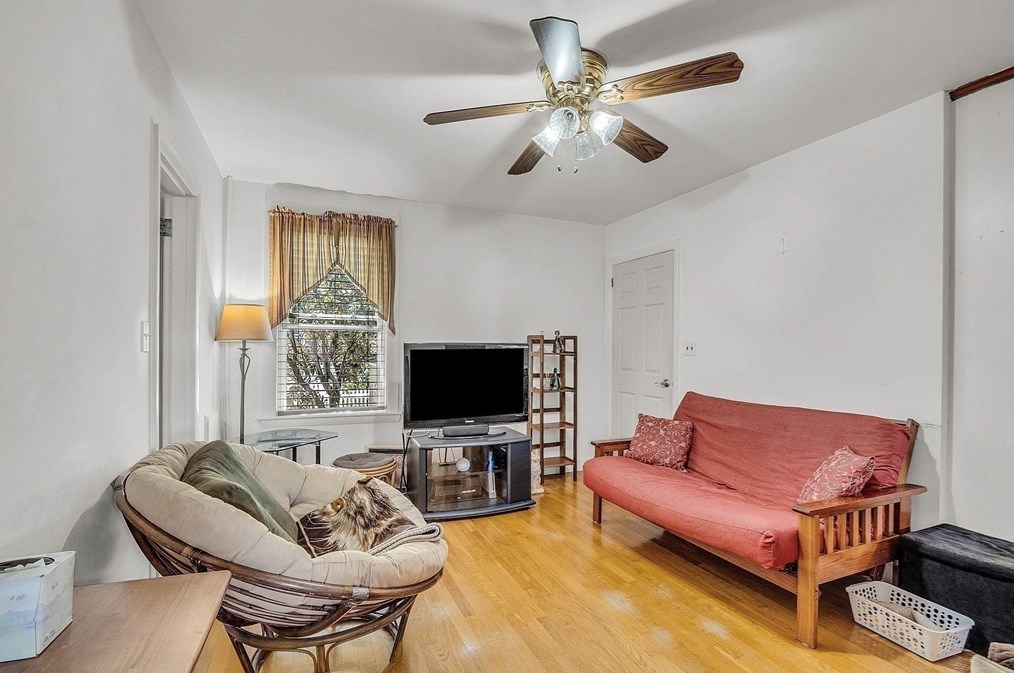 37 Aborn St, Peabody MA 01960-6041 exterior