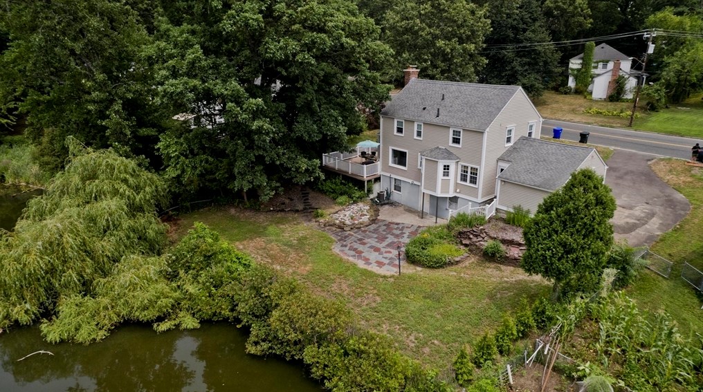 480 Roosevelt Ave, Springfield MA  01118-1160 exterior