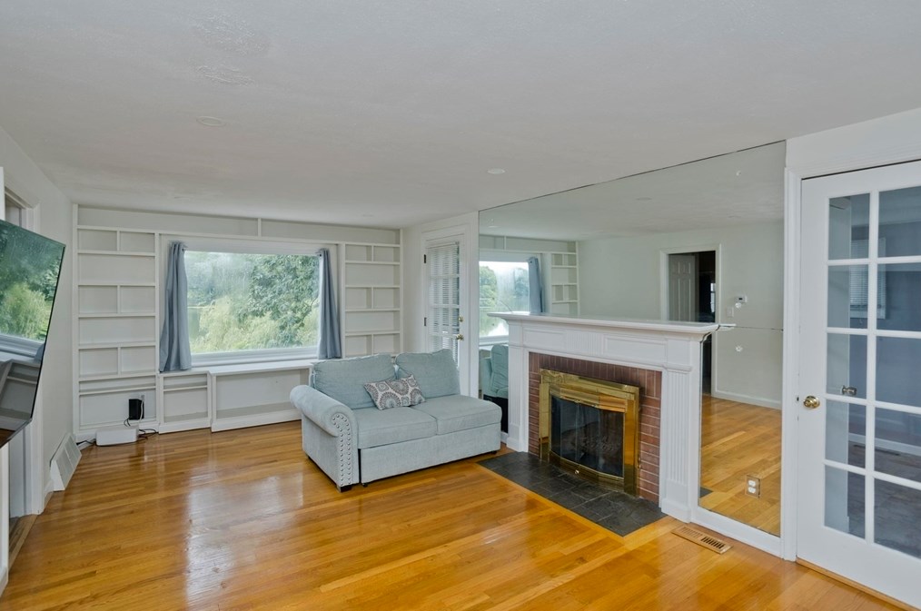 480 Roosevelt Ave, Springfield MA  01118-1160 exterior