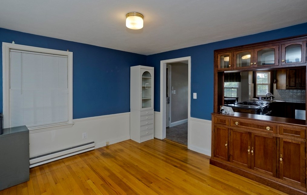 480 Roosevelt Ave, Springfield MA  01118-1160 exterior