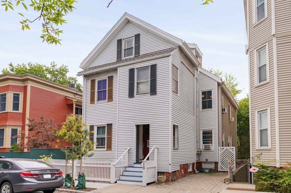 118 Pleasant St, Cambridge MA  02139-4451 exterior