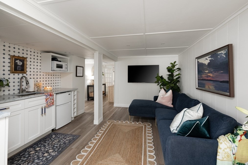 582 Nantasket Ave, Hull MA  02045-2331 exterior