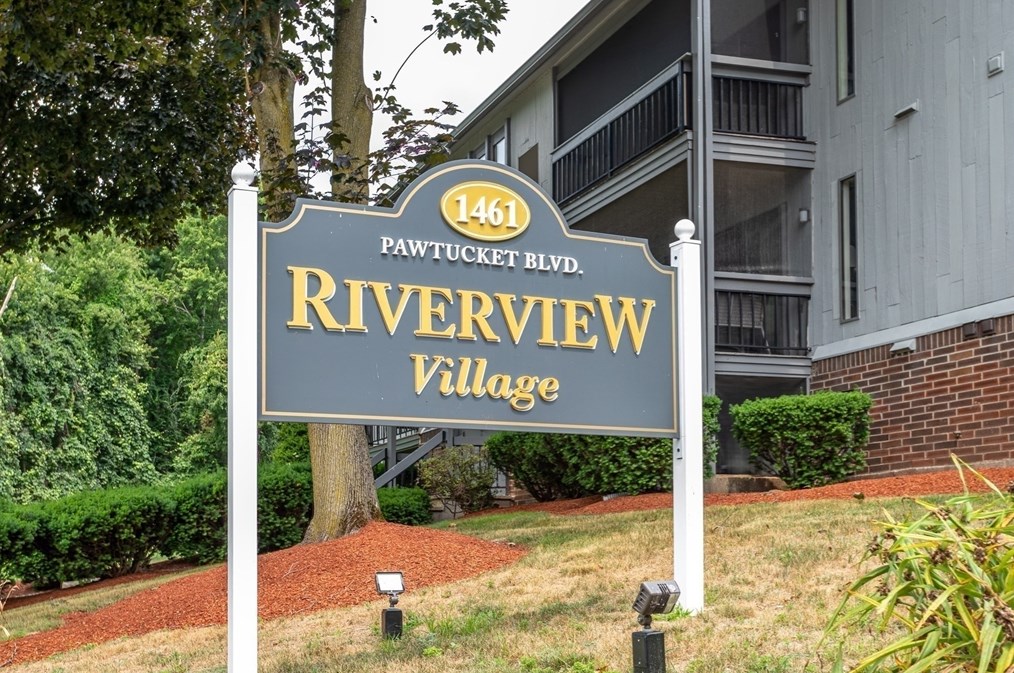 1461 Pawtucket Blvd, Lowell MA 01854-1036 exterior