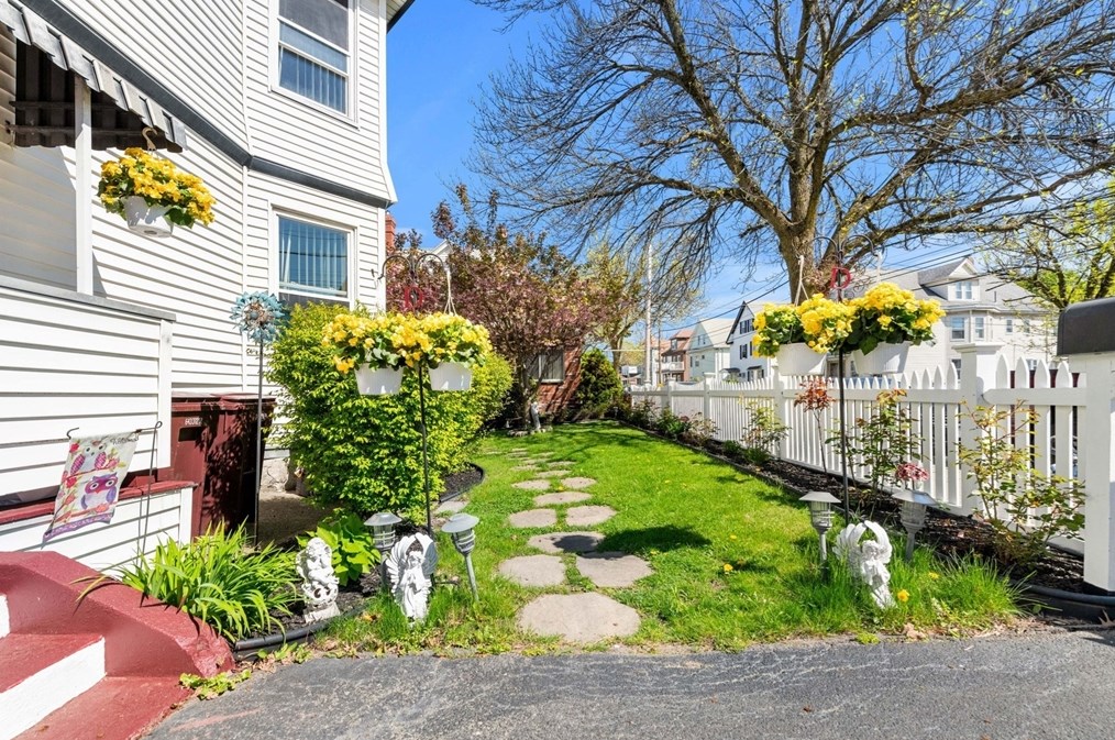 154 Winthrop Ave, Revere MA 02151-3915 exterior