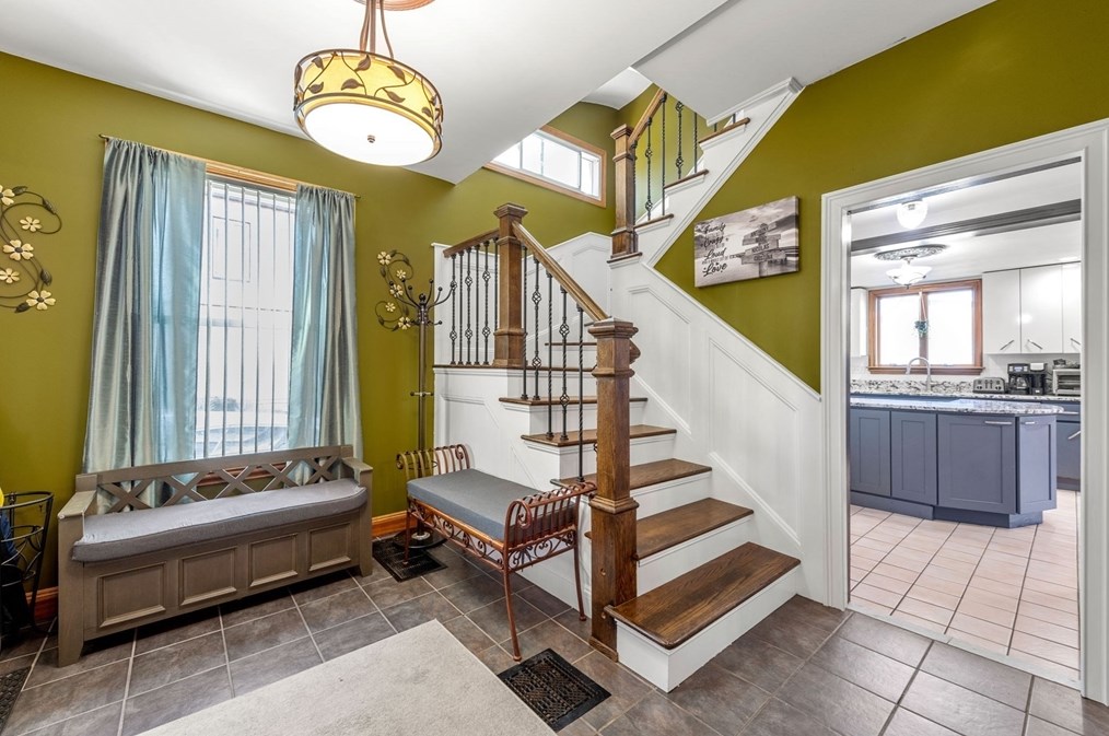 154 Winthrop Ave, Revere MA 02151-3915 exterior