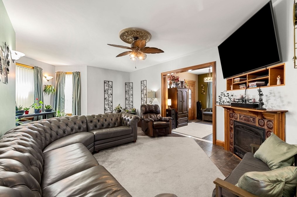 154 Winthrop Ave, Revere MA 02151-3915 exterior