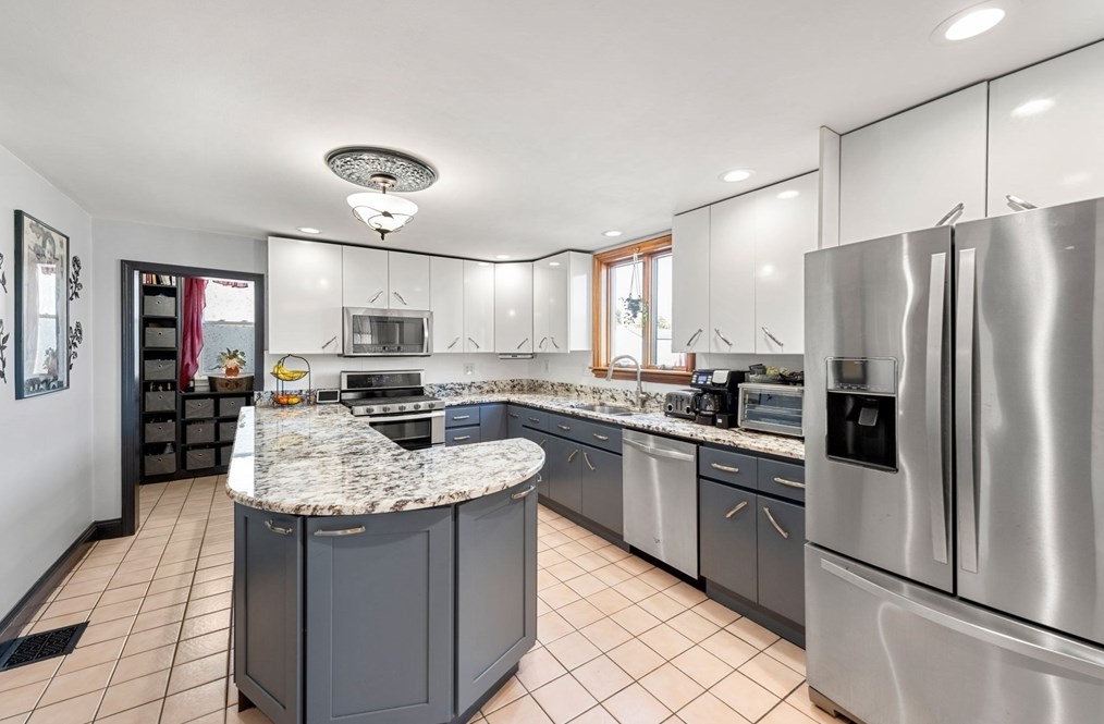 154 Winthrop Ave, Revere MA 02151-3915 exterior