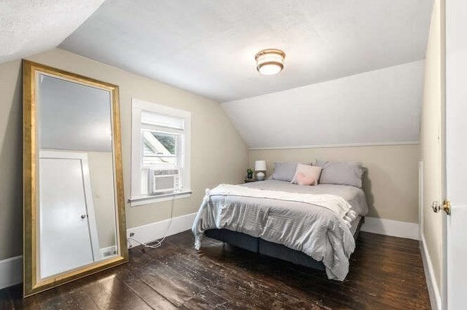 27 Pearl St, Amesbury MA  01913-3100 exterior