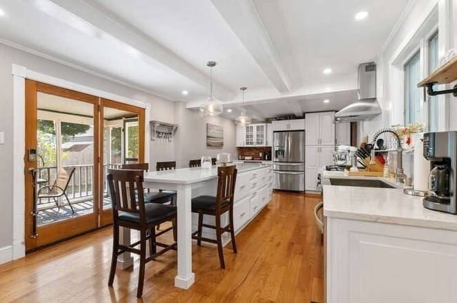 27 Pearl St, Amesbury MA  01913-3100 exterior