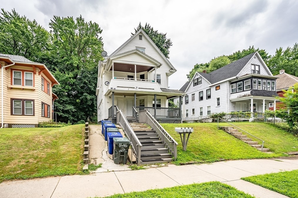 59 Leyfred Ter, Springfield MA  01108-1103 exterior