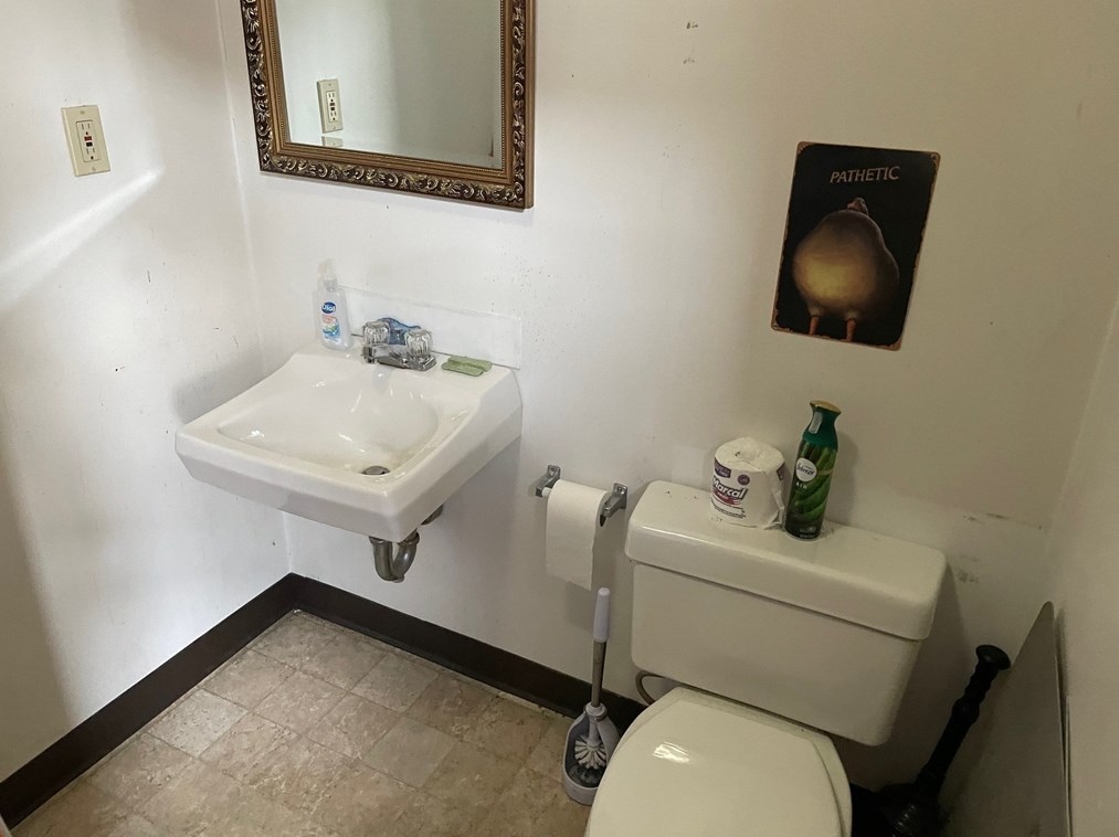 142 West St, Worcester MA 01609-2218 exterior