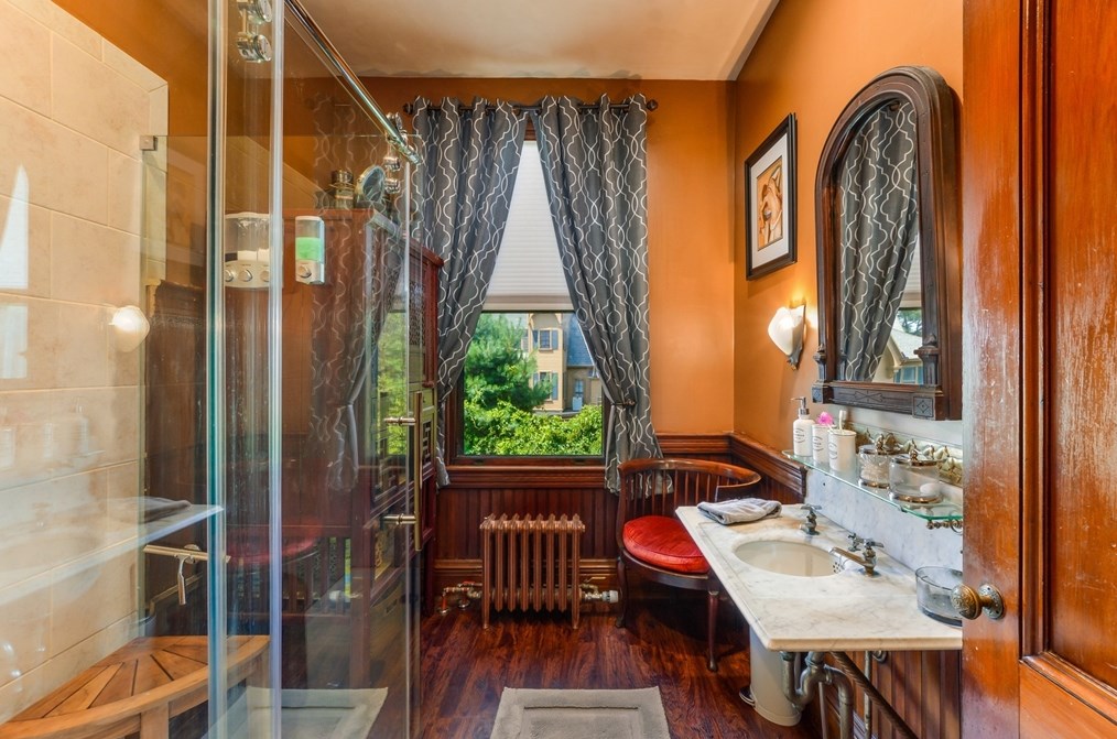 71 Hawthorn St, New Bedford MA  02740-3423 exterior