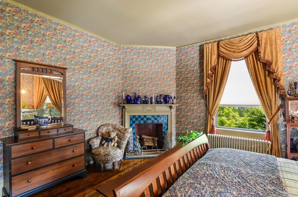 71 Hawthorn St, New Bedford MA  02740-3423 exterior