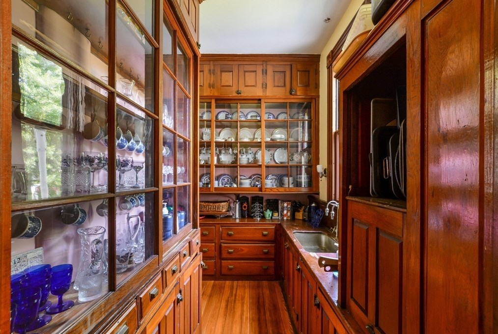 71 Hawthorn St, New Bedford MA  02740-3423 exterior