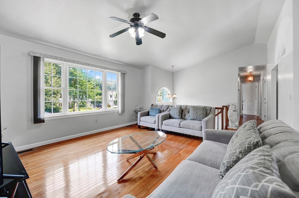 30 Schooner Dr, Dartmouth MA 02748-1776 exterior