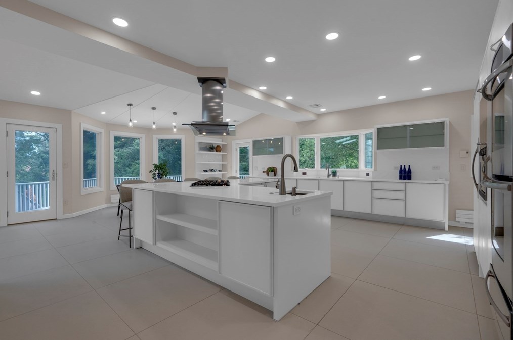 15 Marcellus Dr, Newton MA 02459-2934 exterior