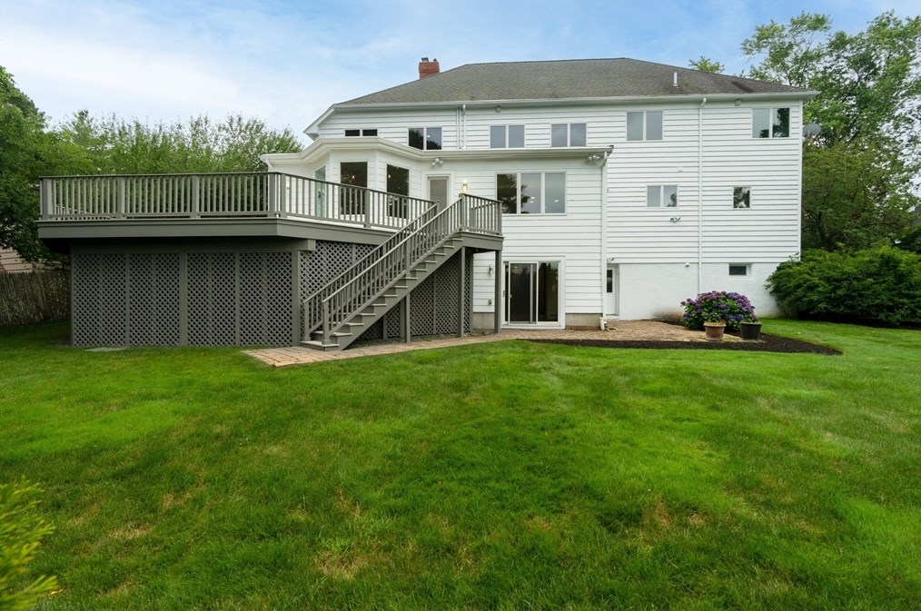 15 Marcellus Dr, Newton MA 02459-2934 exterior