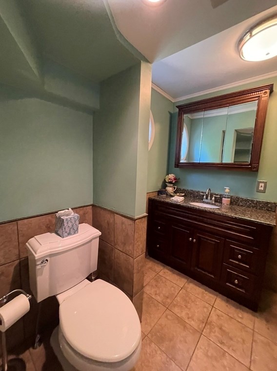 11 Holten St, Danvers MA 01923-1916 exterior