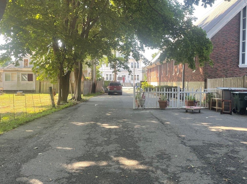 11 Holten St, Danvers MA 01923-1916 exterior