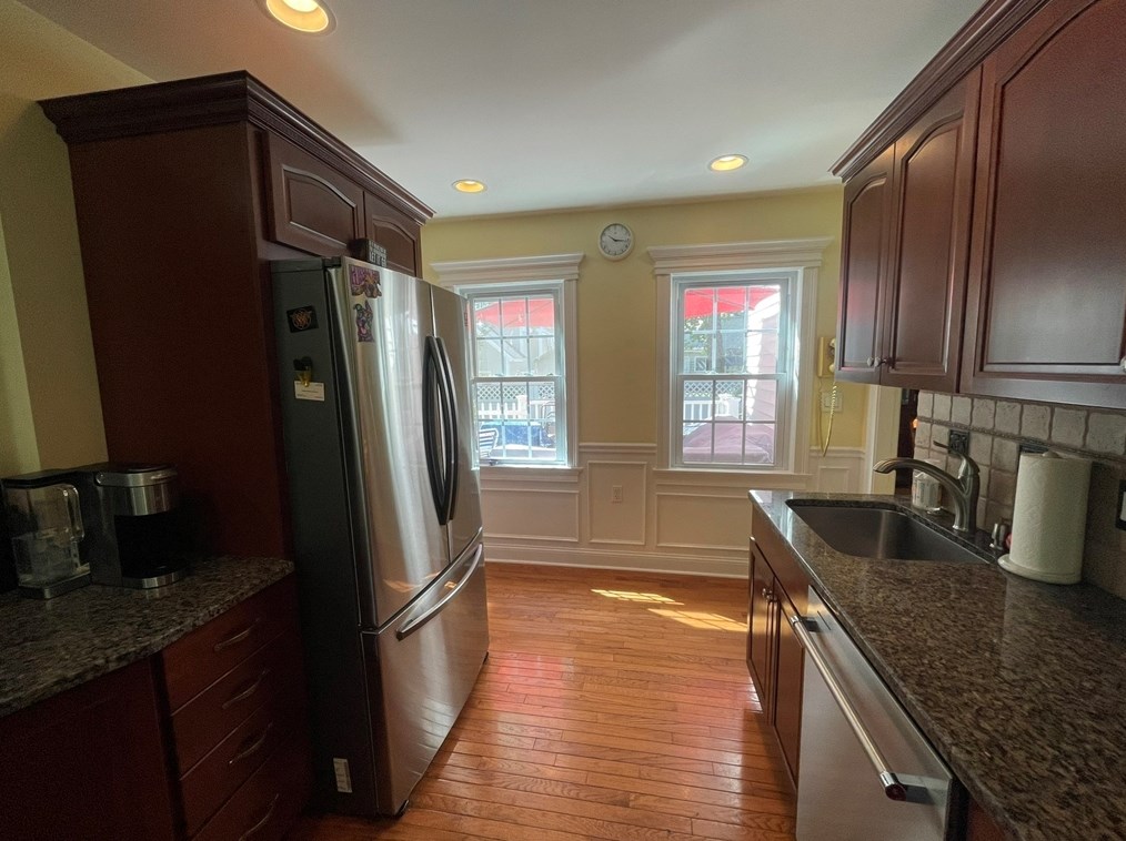 11 Holten St, Danvers MA 01923-1916 exterior