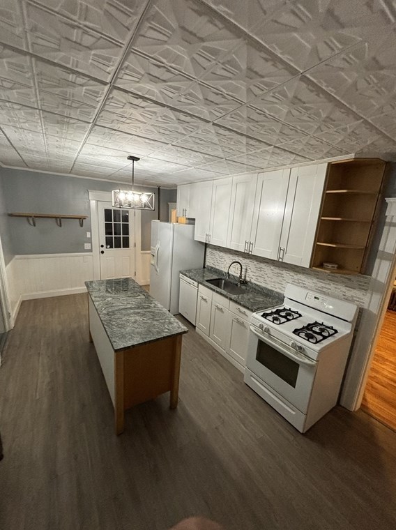 121 Delmont Ave, Worcester MA  01604-3203 exterior