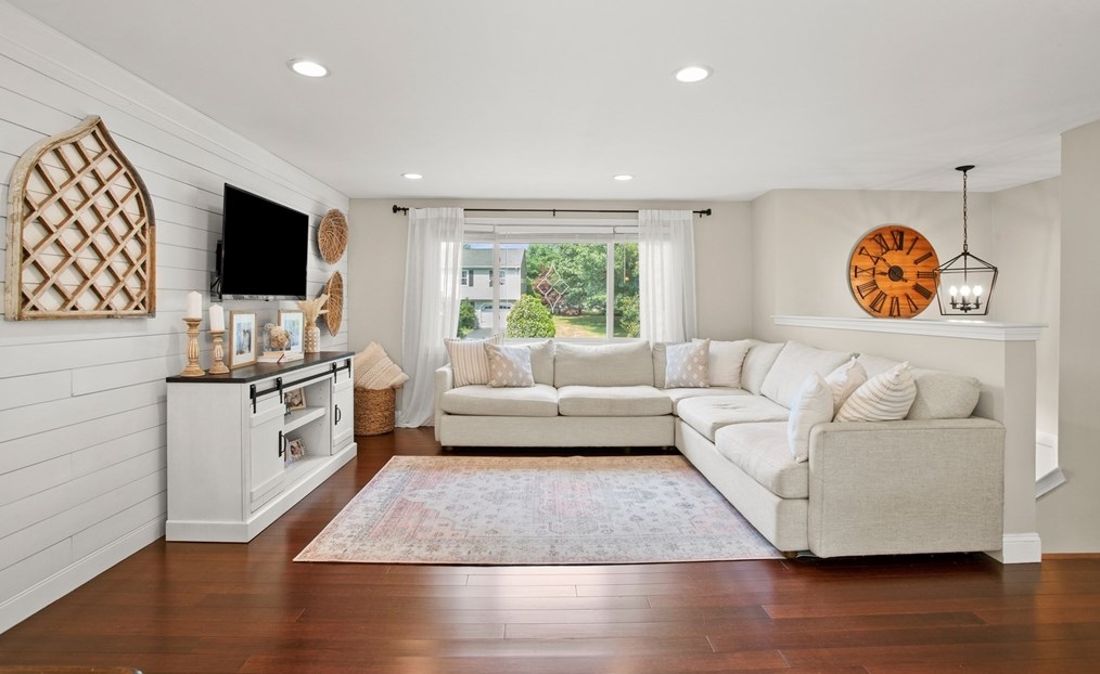 13 Indian Rock Rd, Haverhill MA  01832-1254 exterior