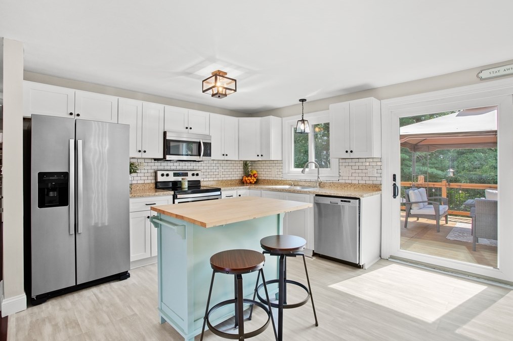 13 Indian Rock Rd, Haverhill MA  01832-1254 exterior