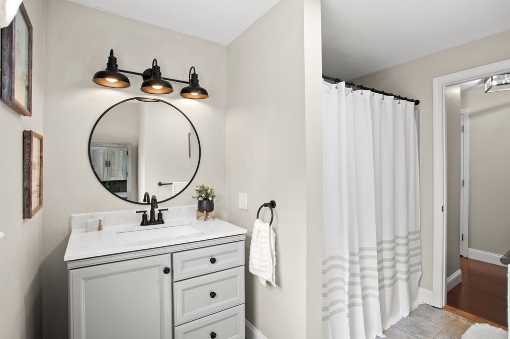 13 Indian Rock Rd, Haverhill MA  01832-1254 exterior