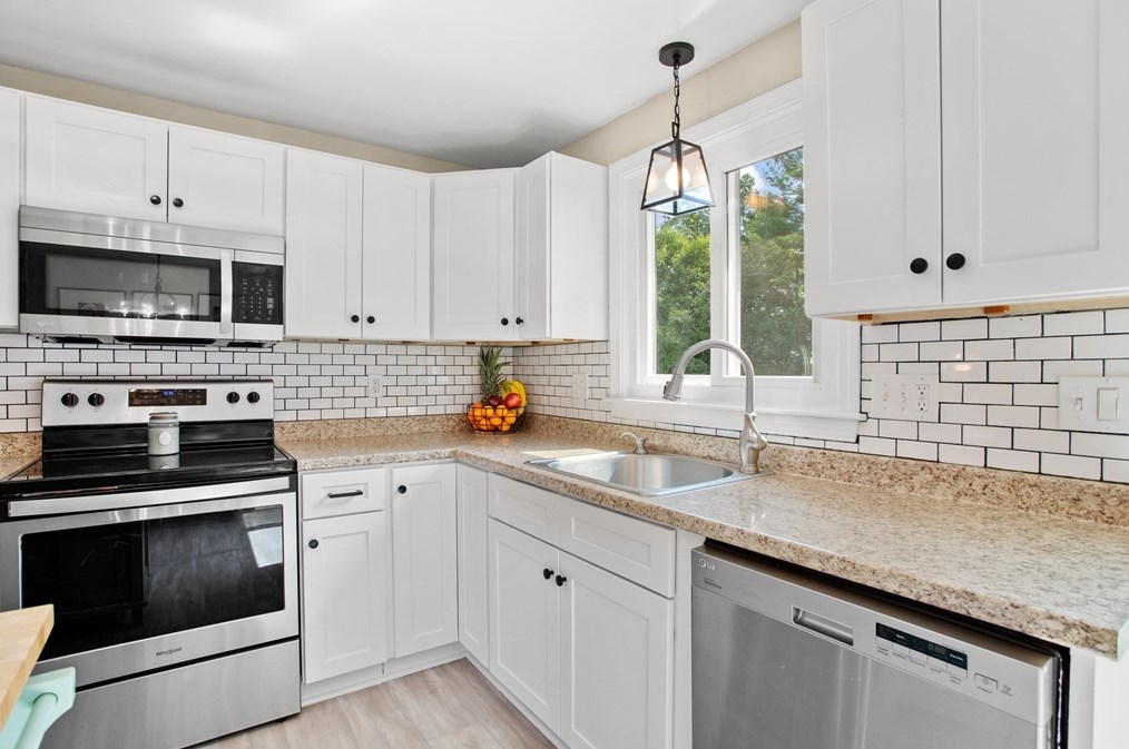 13 Indian Rock Rd, Haverhill MA  01832-1254 exterior